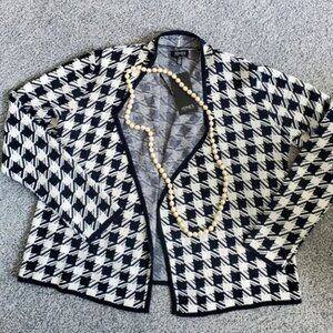 JONES NEW YORK Navy and Ivory Houndstooth Cardigan
